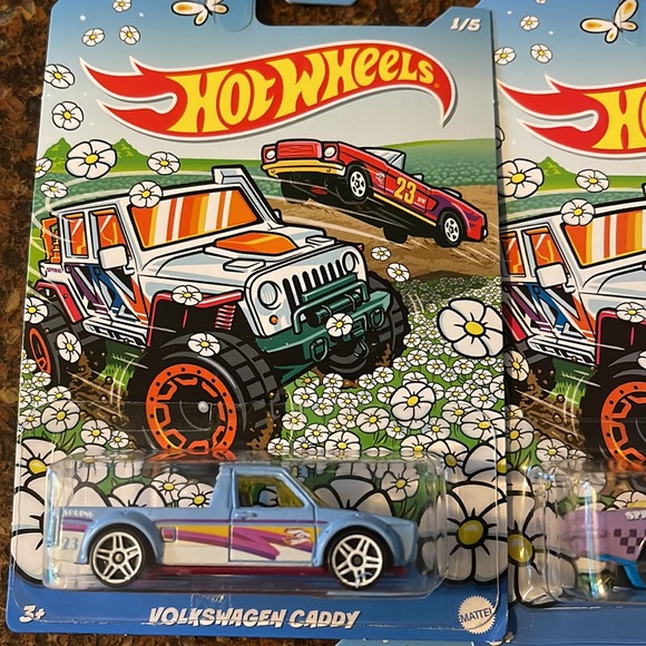 Spring 2023 Hot Wheels Lot of 5 - Picture 2 of 6